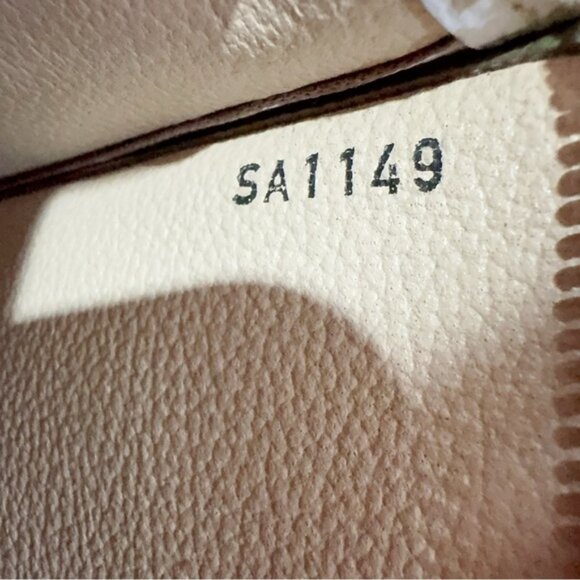 Authentic Louis Vuitton Toiletry Pouch 26 Monogram Giant Khaki Green White - Picture 13 of 16